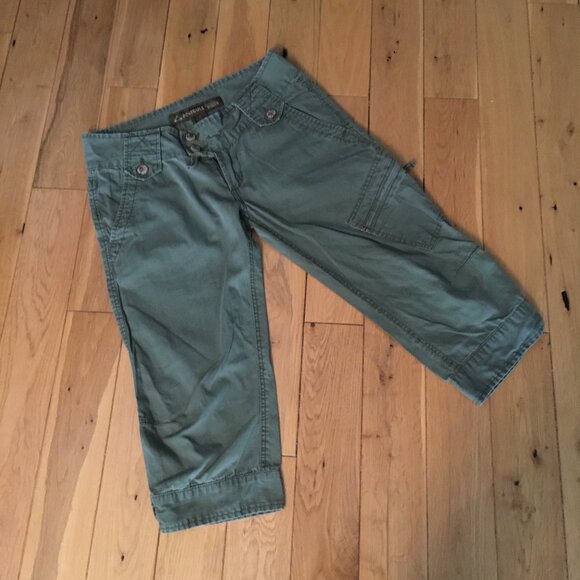 Vintage Y2K Low-Rise Army Green Utility Cargo Capris Shorts - Picture 10 of 15